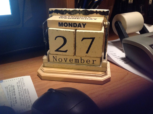 Juegoal Wooden Perpetual Calendar